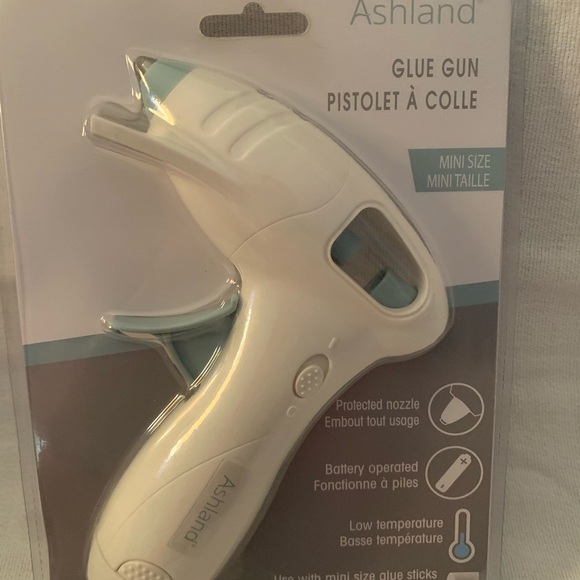 NIB Ashland Cordless Glue Gun, Batteries Not Included - Picture 4 of 5